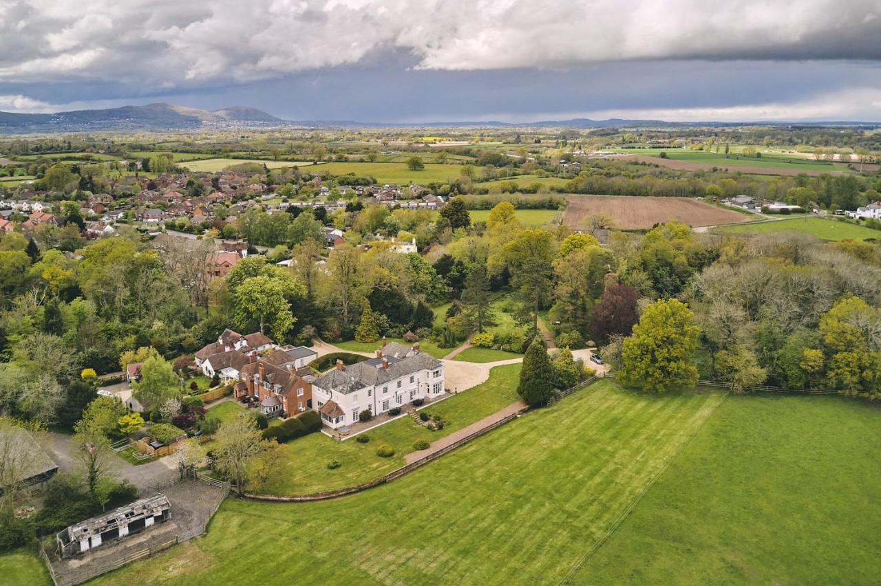 Equestrian Manor Villa Upton upon Severn Exterior foto