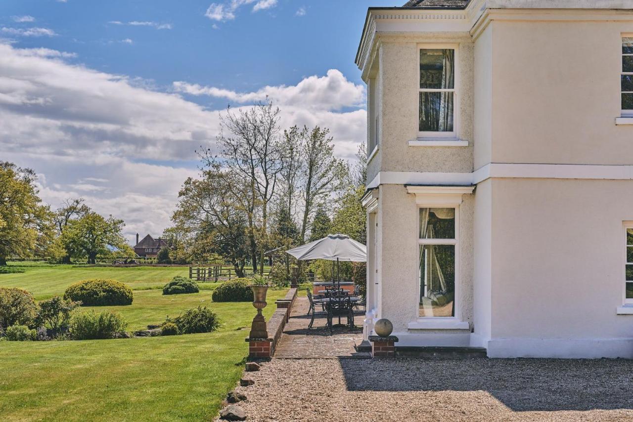 Equestrian Manor Villa Upton upon Severn Exterior foto
